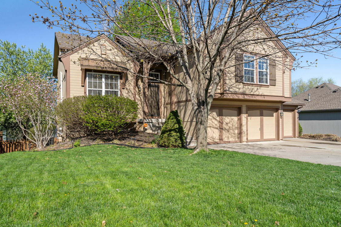 10108 N Hedges Avenue, Kansas City, MO 64157 Plains Paris Voted